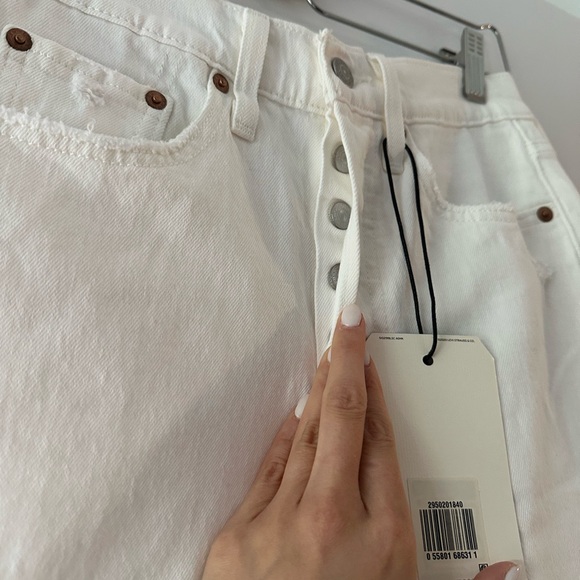 Aritzia Levi’s Premium 501 Skinny White - Picture 4 of 8